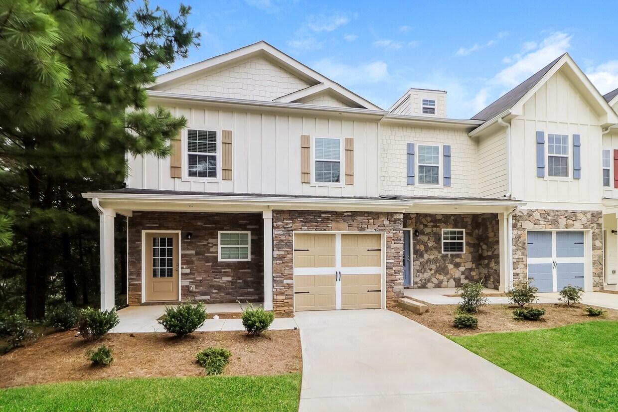 Foto principal - 256 Riley Circle, Dawsonville, GA