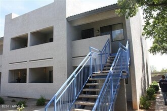 Building Photo - 3301 E Earll Dr