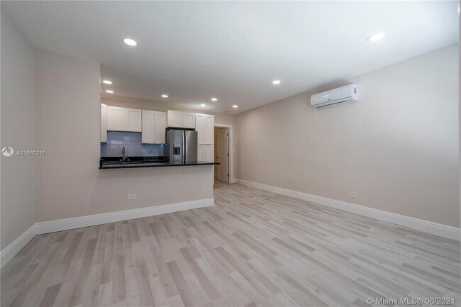 Foto del edificio - 628 NE 8th Ave