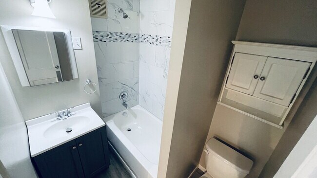 Building Photo - Charming Riverfront Rental in the Heart of...