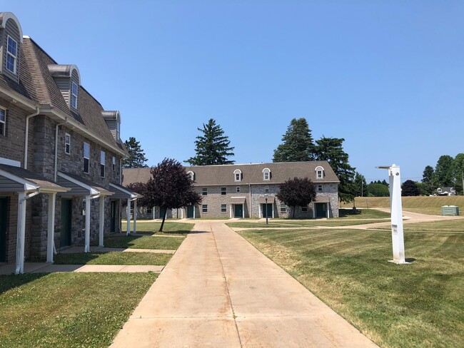 Building Photo - Granite Ridge Apartments