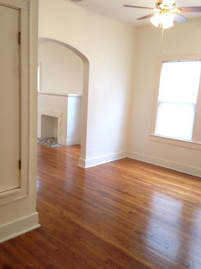 Foto del edificio - 713 E Elmira St