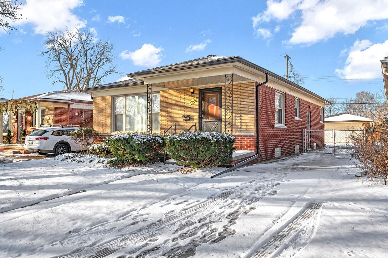 3926 Clippert St, Dearborn Heights, MI 48125 House Rental in Dearborn