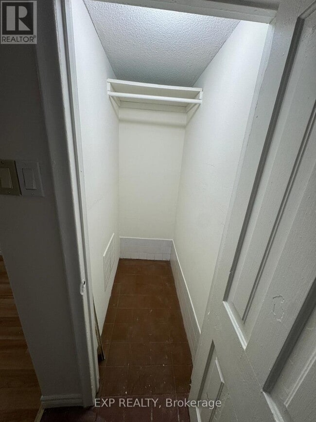 Building Photo - 227 Evelyn Ave