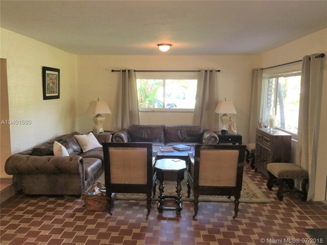 Building Photo - 374 N Biscayne River Dr