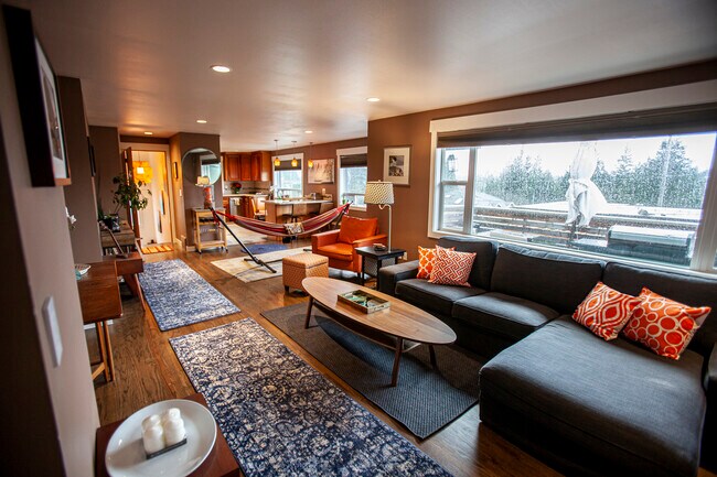 Foto del edificio - 8415 20th Ave SW