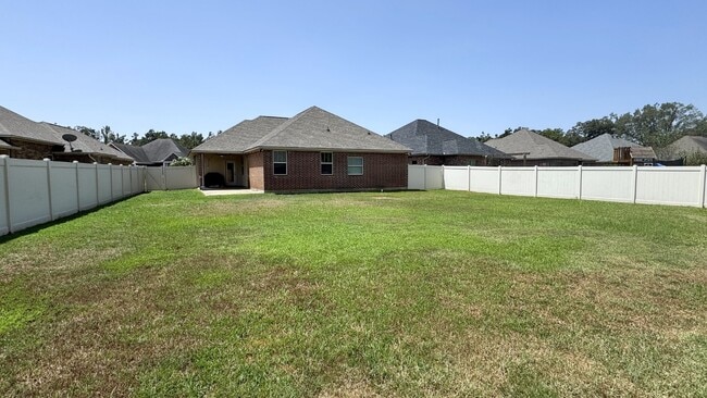 Building Photo - 111 Old Outpost Rd