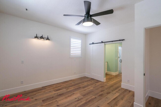 Foto del edificio - Spacious 3 Bedroom 3 Bathroom Home with Bo...