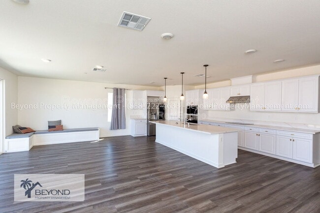 Building Photo - 13410 Pasture Ct