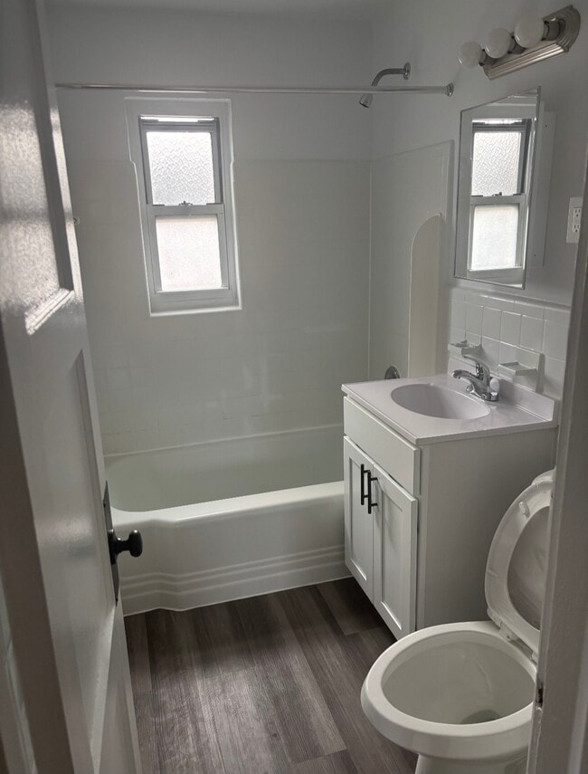 Building Photo - Omni Apartments