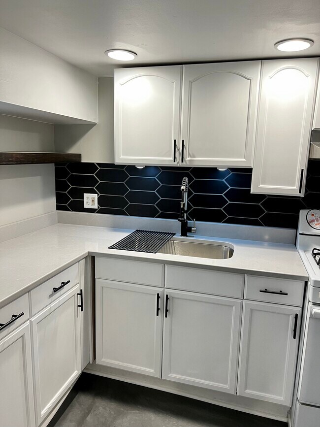 Kitchen (renovated in 2022). - 2134 N Maplewood Ave