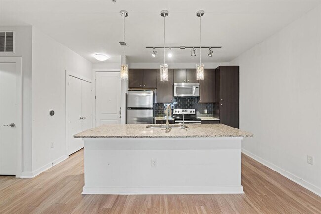 Foto del edificio - 1900 Barton Springs Rd