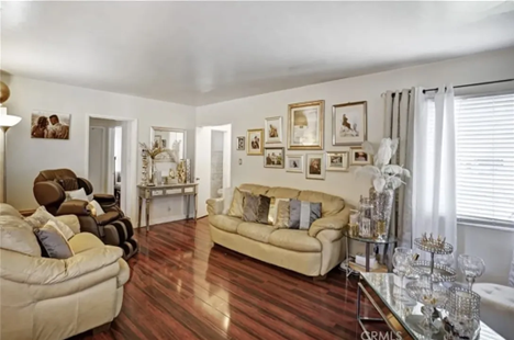 Foto principal - 10924 Dalwood Ave