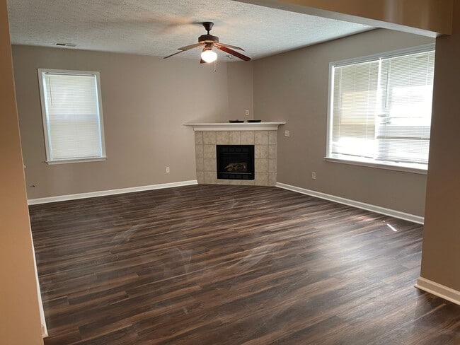 Building Photo - Spacious 4-Bedroom Home in a Quiet Union C...