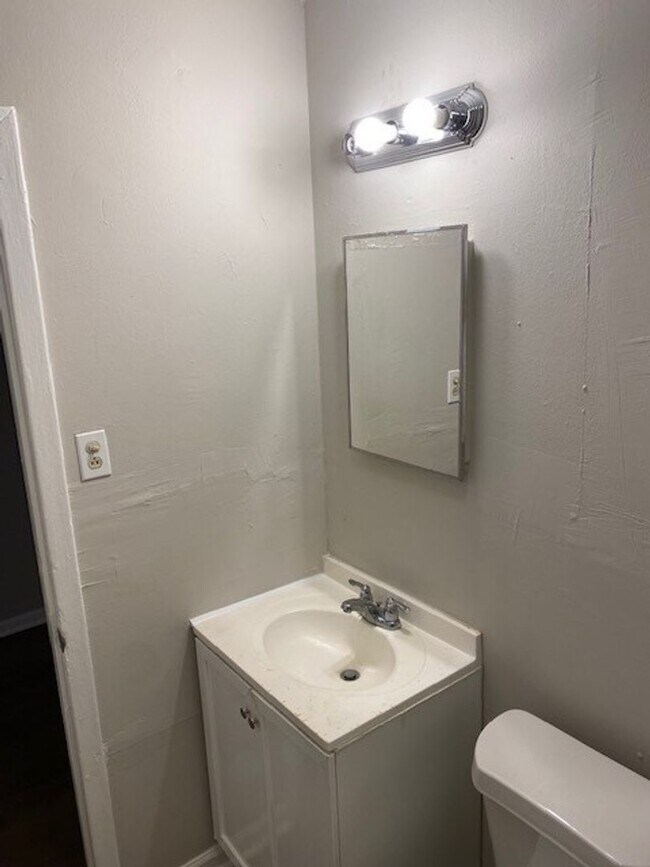 Building Photo - 4105 Quinn Adams Unit B - $200 off Move-In...
