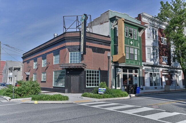 Building Photo - 1402 N 3rd St