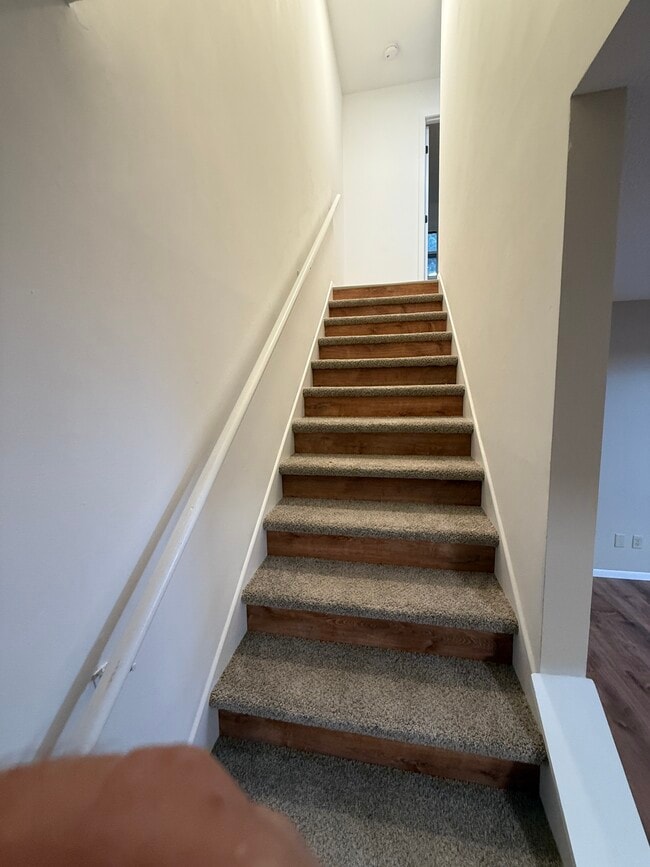 Building Photo - 612 4th St N