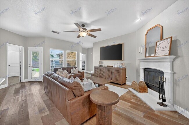 Building Photo - 1060 Shady Lane Drive