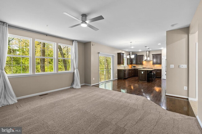 Building Photo - 920 St Martins Loop