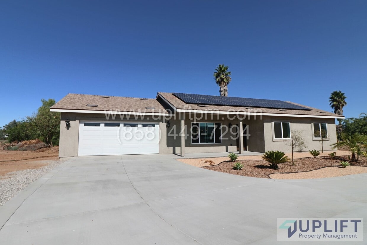 3 Bed, 2 Bath House, 1200 SqFt. RECENT BUILD - 3 Bed, 2 Bath House, 1200 SqFt.  RECENT BUILD