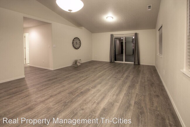 Foto del edificio - 3 br, 2 bath House - 3001 Duval Loop