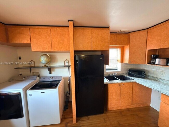 Foto del edificio - 11460 NW 37th St