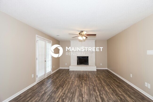 Building Photo - 4 Bedroom Pet-Friendly Home in Charlotte, ...