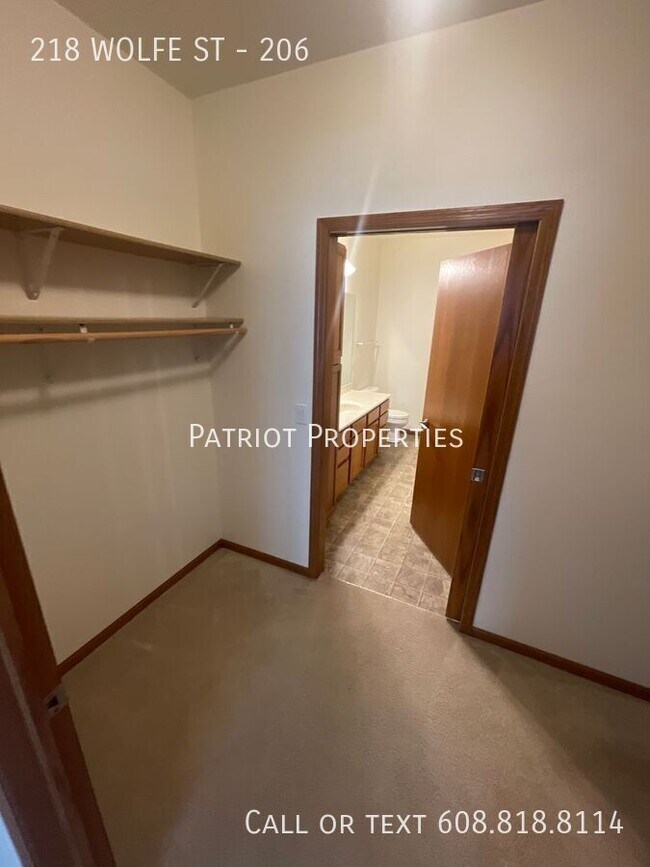 Building Photo - 218 Wolfe St