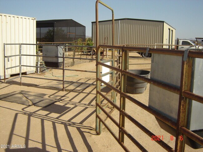 Foto del edificio - 51504 W Donald Dr