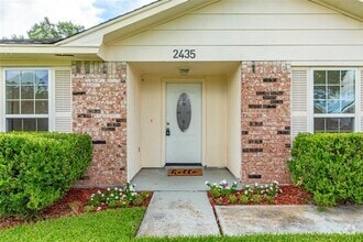 Building Photo - 2435 Heritage Bend Dr