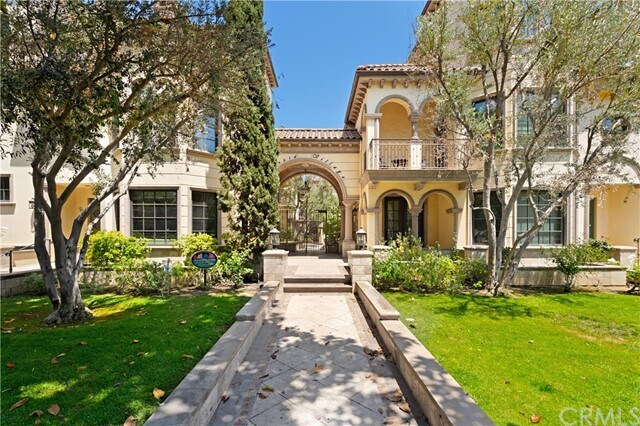 Building Photo - 448 S Oakland Ave