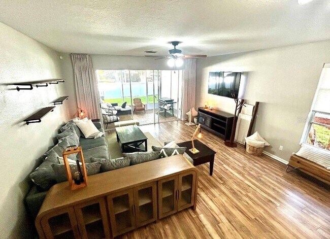 Foto del edificio - 8488 Sandy Beach St