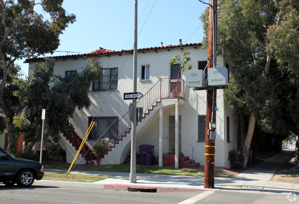 Building Photo - 251 Cherry Ave