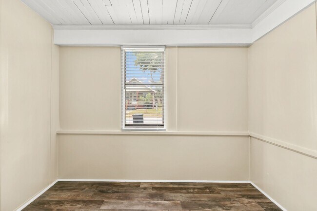 Foto del edificio - 4252 Maple St