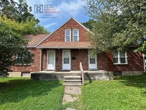 Building Photo - 109 Oakley St