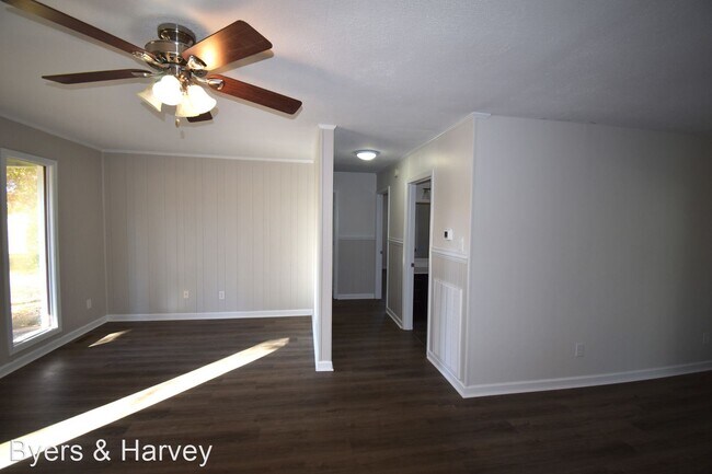 Building Photo - 3 br, 1.5 bath House - 2919 Woodlawn Park ...