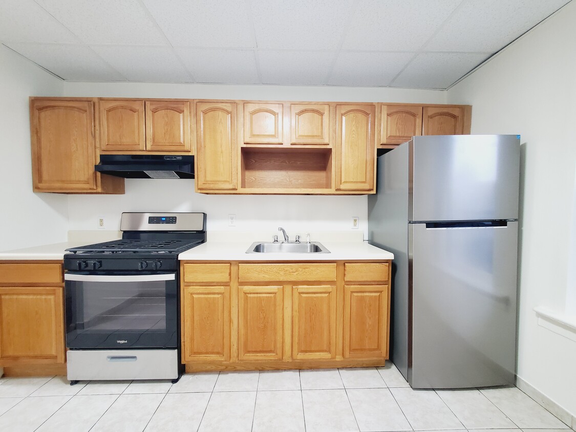 179 W 48th St 6 - 183 W 48th St