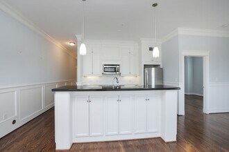 Building Photo - 2802 Morrison St