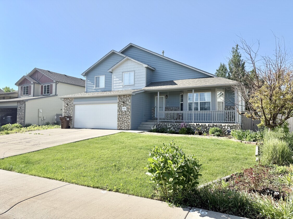 Foto principal - 3325 Crazy Horse Dr