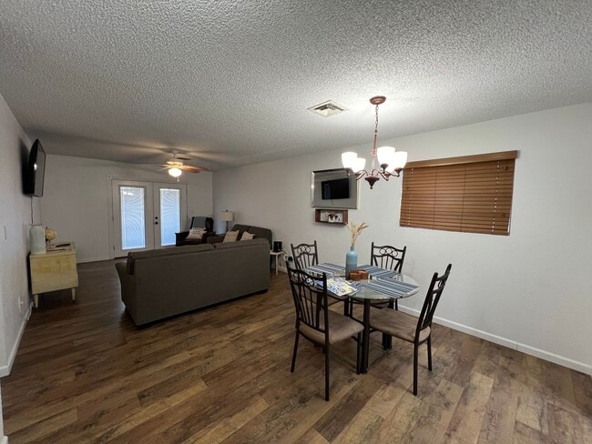 Foto del edificio - SUNSET MESA HOME WITH POOL ACCESS!