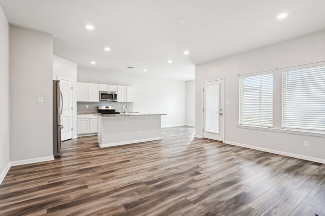 Building Photo - 4-Bed, 2-Bath Home in Slidell – Move-In Re...