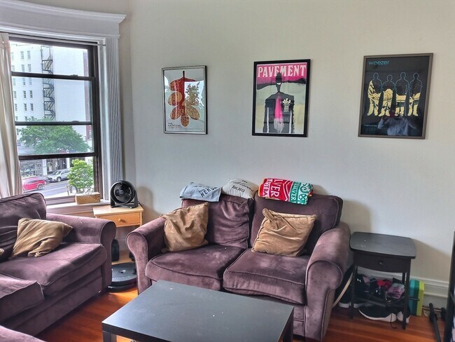 Foto del edificio - 1382 Beacon St