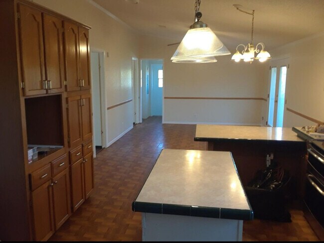 Building Photo - 970 Qappuella Dr