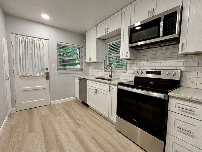 Foto del edificio - 718 E South St