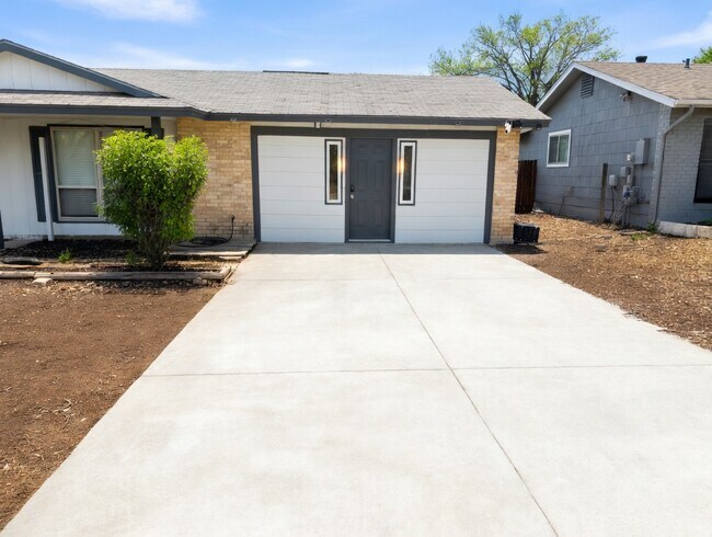 Foto del edificio - 8403 Glen Echo