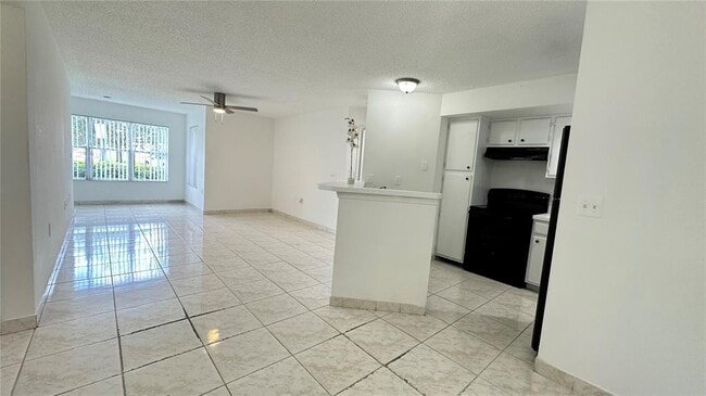 Building Photo - 12760 Vista Isles Dr