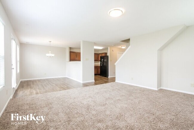 Foto del edificio - 7909 Liberty School Ln