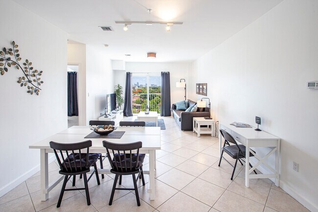 Foto del edificio - 2280 SW 32nd Ave