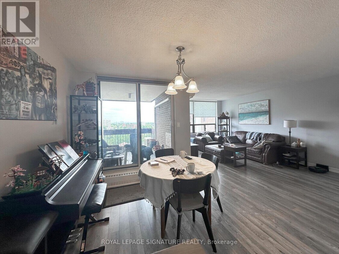 Photo principale - 2556-2556 Argyle Rd