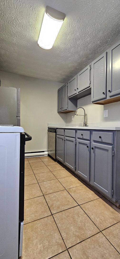 Building Photo - Newly Renovated 2 bedroom in Englewood! With W/D hookups!
